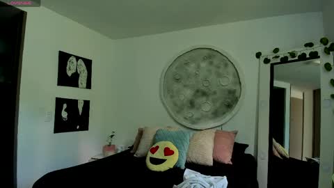 Selyn online show from April 3, 4:16 pm