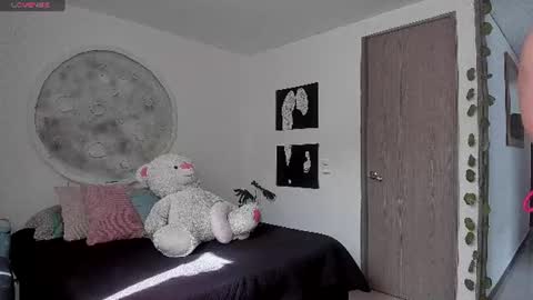 Snapshot of selyn_ chatting on June 25, 8:02 pm Selyn online show from June 25, 8:02 pm