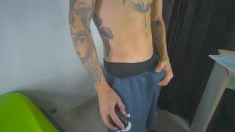 sem_alas online show from February 28, 10:39 pm