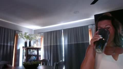 Snapshot of semi7_lola chatting on July 12, 5:37 pm semi7_lola online show from July 12, 5:37 pm