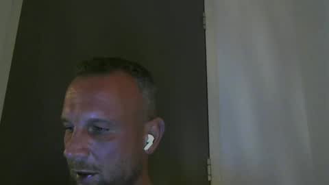 sence08 online show from October 31, 6:31 pm