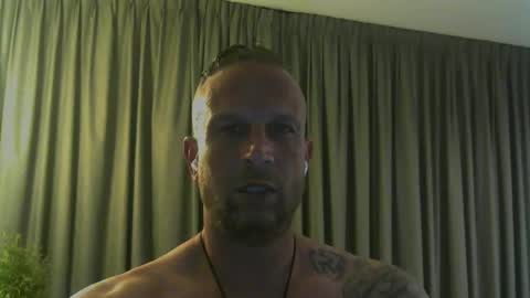 sence08 online show from May 10, 9:31 pm