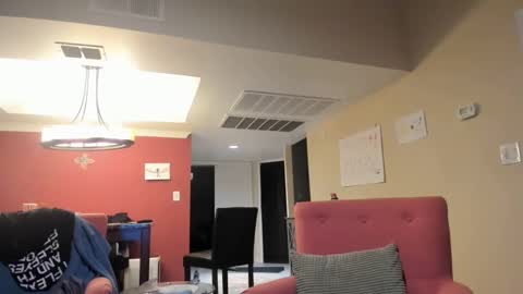 senditquick online show from October 31, 11:00 am