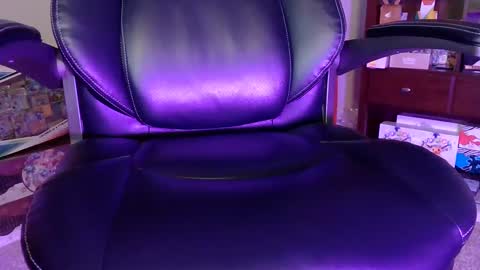 Snapshot of senorgrower chatting on October 7, 5:04 am Mr. Watch Me Grow online show from October 7, 5:04 am