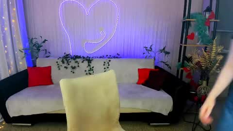 Snapshot of sensitiveheartt chatting on June 1, 7:15 pm sensitiveheartt online show from June 1, 7:15 pm