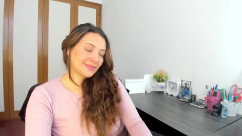 Snapshot of sensual__lady chatting on December 2, 6:21 pm Samantha - online show from December 2, 6:21 pm