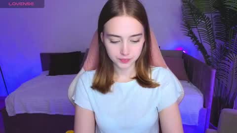 Snapshot of sensual_amy_ chatting on June 2, 8:38 am Emily online show from June 2, 8:38 am