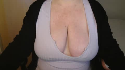 Snapshot of sensual_cris chatting on May 16, 7:27 am CRIS online show from May 16, 7:27 am