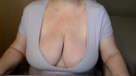 Snapshot of sensual_cris chatting on May 27, 7:16 am CRIS online show from May 27, 7:16 am
