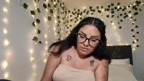 Camille and sophie online show from March 3, 1:23 am