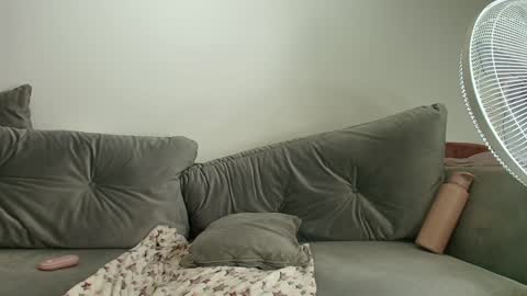 Jasmine online show from December 13, 4:43 am