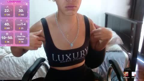 Snapshot of sensual_natalie chatting on May 27, 9:34 pm sensual_natalie online show from May 27, 9:34 pm