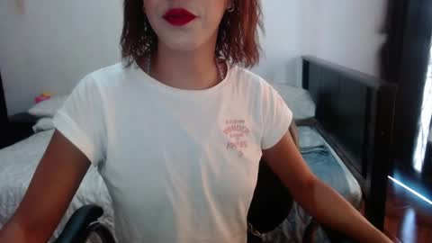 Snapshot of sensual_natalie chatting on May 31, 9:27 pm sensual_natalie online show from May 31, 9:27 pm