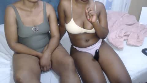 sensualally online show from April 16, 9:39 pm