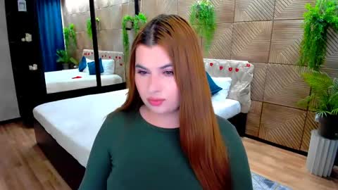 Snapshot of sensualcharisma chatting on June 7, 4:11 pm Becca online show from June 7, 4:11 pm