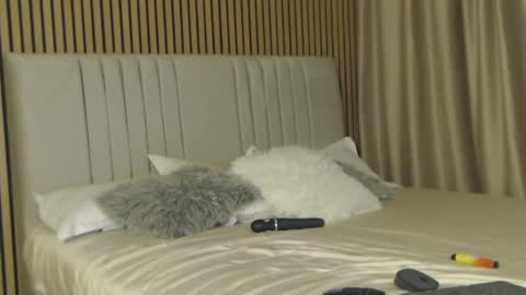 Hallie online show from April 15, 7:58 pm