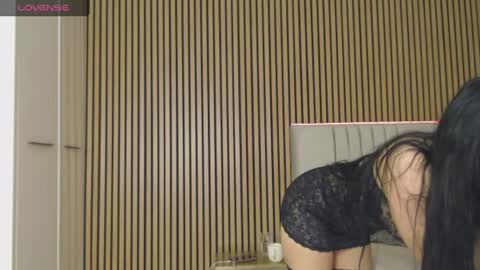 Snapshot of sensualhallie chatting on June 21, 3:03 pm Hallie online show from June 21, 3:03 pm