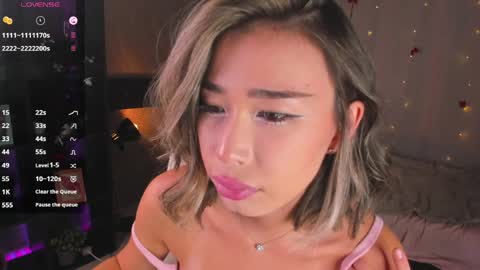 Snapshot of sensualily chatting on May 6, 4:12 pm Kiki online show from May 6, 4:12 pm
