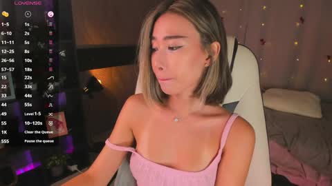 Snapshot of sensualily chatting on May 10, 3:17 pm Kiki online show from May 10, 3:17 pm