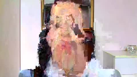 Snapshot of sensuallstella chatting on April 22, 7:11 am sensuallstella online show from April 22, 7:11 am
