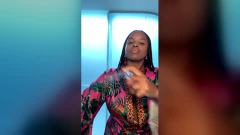 Snapshot of sensualprima chatting on February 20, 6:19 am sensualprima online show from February 20, 6:19 am