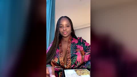 Snapshot of sensualprima chatting on February 20, 6:26 am sensualprima online show from February 20, 6:26 am