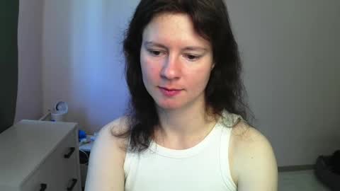 Snapshot of senxsual_tease chatting on June 5, 7:36 am senxsual_tease online show from June 5, 7:36 am