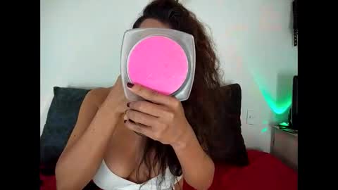 Snapshot of sephorandmonell chatting on October 4, 6:50 pm sephorandmonell online show from October 4, 6:50 pm