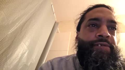 Snapshot of serani02 chatting on February 10, 9:02 am Serani online show from February 10, 9:02 am