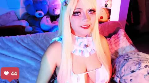 Snapshot of seraphine23_ chatting on May 2, 1:32 am seraphine online show from May 2, 1:32 am