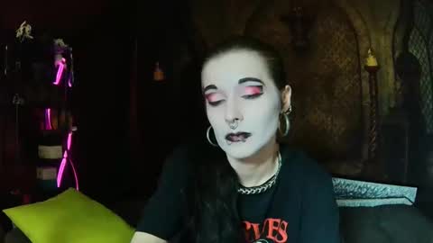 Seraphin Munster online show from April 16, 8:20 pm