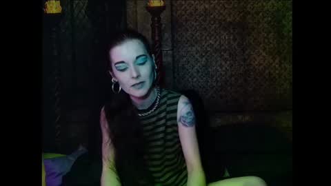 Snapshot of seraphinmunster chatting on June 27, 10:48 pm Seraphin Munster online show from June 27, 10:48 pm