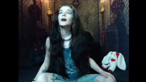 Snapshot of seraphinmunster chatting on August 4, 4:53 pm Seraphin Munster online show from August 4, 4:53 pm