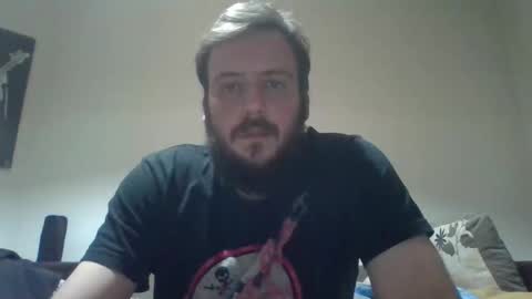 Snapshot of serbianguy8 chatting on April 19, 9:06 pm serbianguy8 online show from April 19, 9:06 pm