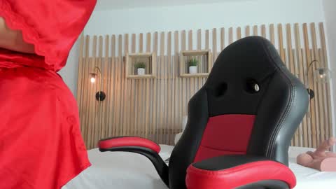 Snapshot of serena_fox chatting on February 2, 11:42 am Serena online show from February 2, 11:42 am