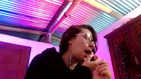 Serena Xyz online show from December 16, 7:19 pm