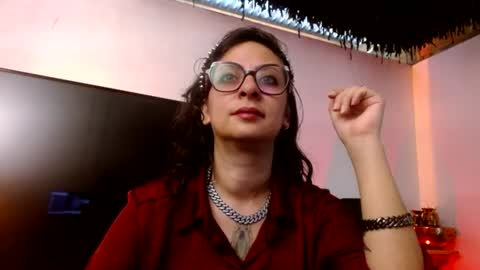 Snapshot of serena_xyz chatting on June 15, 3:47 pm Serena Xyz online show from June 15, 3:47 pm