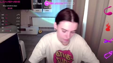 Snapshot of serenamilss chatting on December 5, 9:17 am serenamilss online show from December 5, 9:17 am