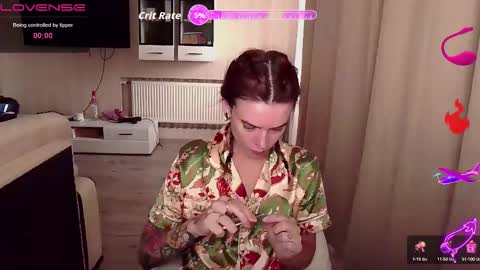 Snapshot of serenamilss chatting on September 13, 7:19 am serenamilss online show from September 13, 7:19 am