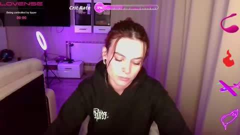 Snapshot of serenamilss chatting on September 30, 4:23 pm serenamilss online show from September 30, 4:23 pm