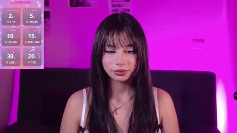 Snapshot of serenbleck chatting on May 25, 10:32 am Seren online show from May 25, 10:32 am