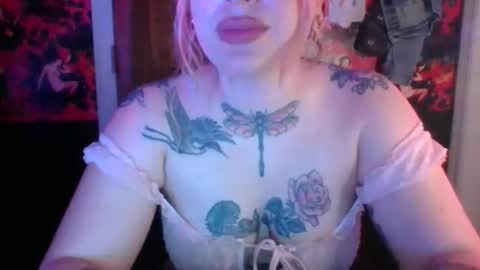 Snapshot of serencigarra chatting on November 14, 5:28 am serencigarra online show from November 14, 5:28 am