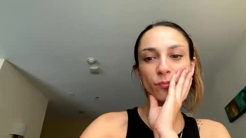 Snapshot of serenityroseee chatting on June 7, 6:22 pm serenityroseee online show from June 7, 6:22 pm
