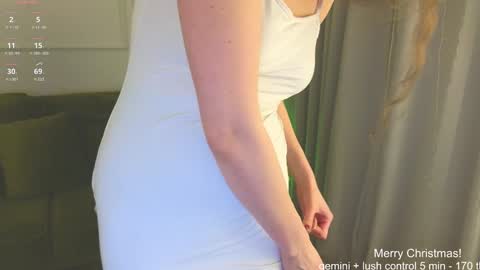 Snapshot of sereta_fin chatting on December 24, 3:47 pm Hey Guys and Girls non-binary personalities Im Sereta online show from December 24, 3:47 pm