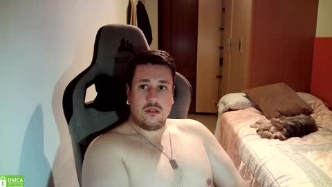 Snapshot of sergio95n chatting on October 12, 8:19 pm Pollos online show from October 12, 8:19 pm