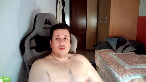 Snapshot of sergio95n chatting on October 24, 2:13 pm Pollos online show from October 24, 2:13 pm