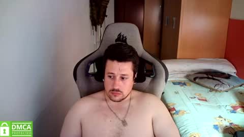 Snapshot of sergio95n chatting on June 15, 2:30 pm Pollos online show from June 15, 2:30 pm