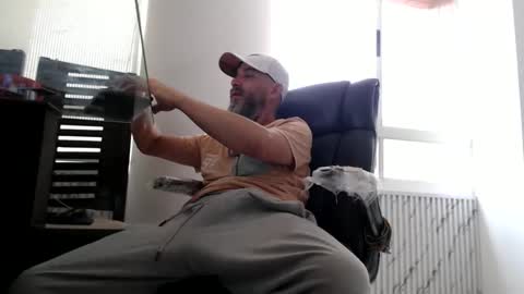 Snapshot of serioyhetero19 chatting on June 9, 8:31 pm hetero serio discreto online show from June 9, 8:31 pm