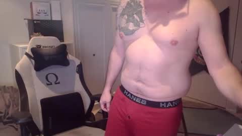 Snapshot of serk1122 chatting on March 3, 9:37 am serk1122 online show from March 3, 9:37 am