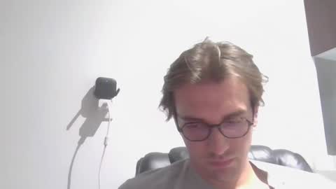 Snapshot of servandomier chatting on May 4, 1:12 am mier online show from May 4, 1:12 am